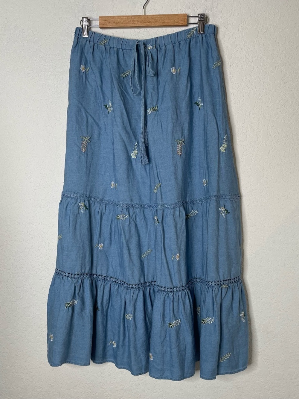 Indigo Rose Embroidered Long Chambray Maxi Skirt Sz L Blue Tiered Elastic Waist